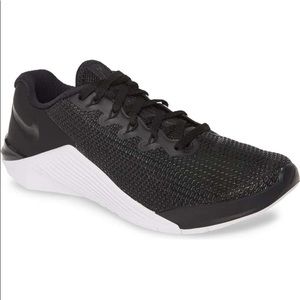 Women’s Nike black and white metcons size 9